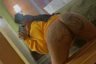 come taste this wet juciy pussy🤪💦 - Image 5